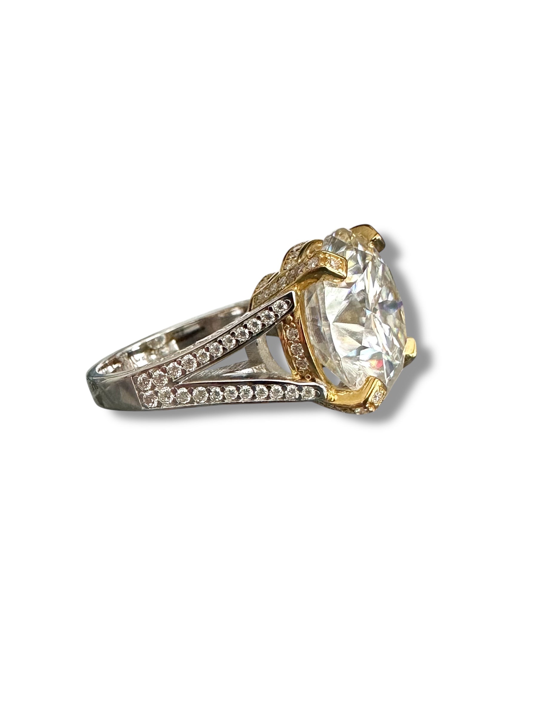 10ct Round Brilliant Moissanite Ring  image 7