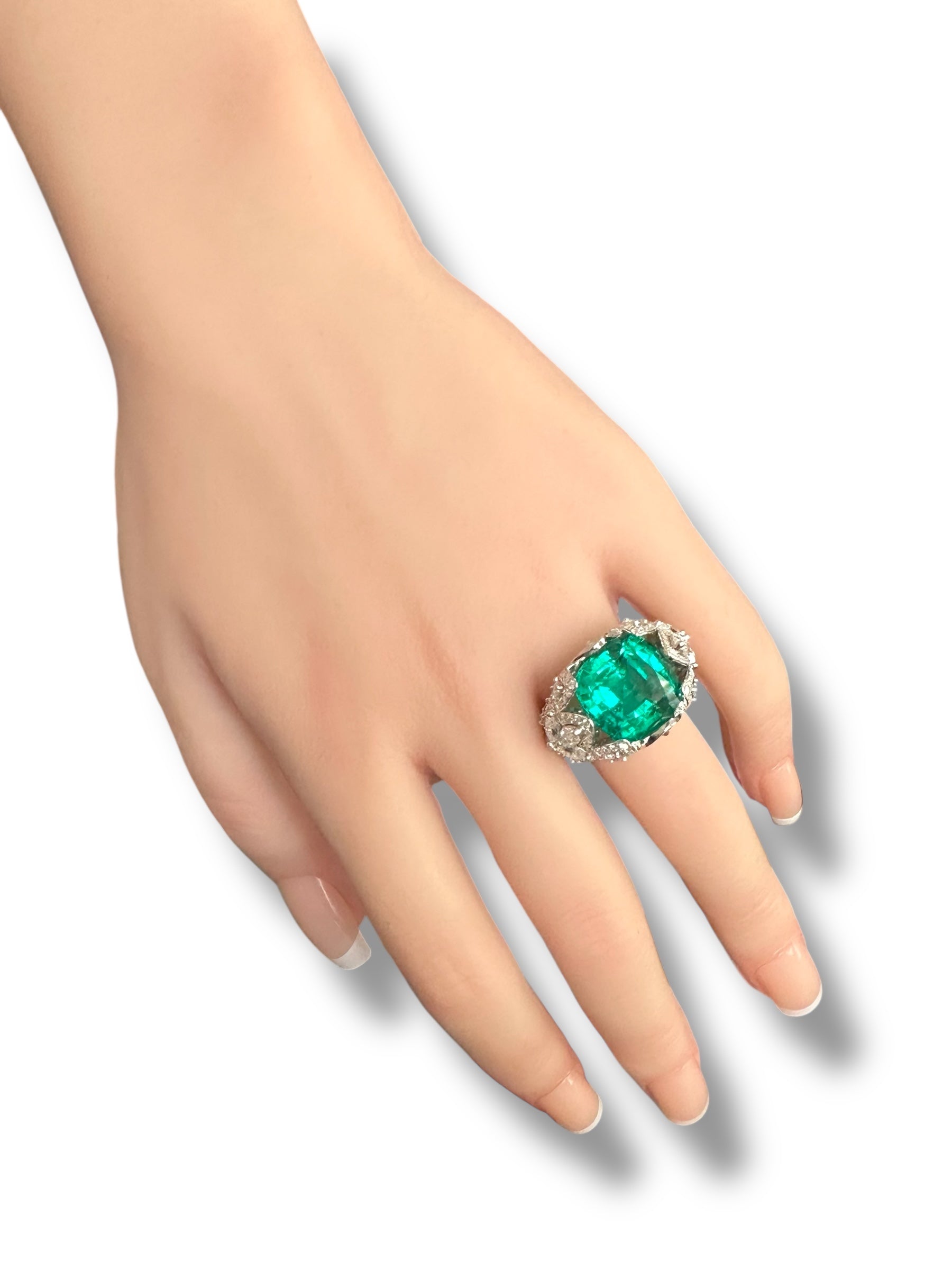 11.33ct Stunning Emerald Ring image 10
