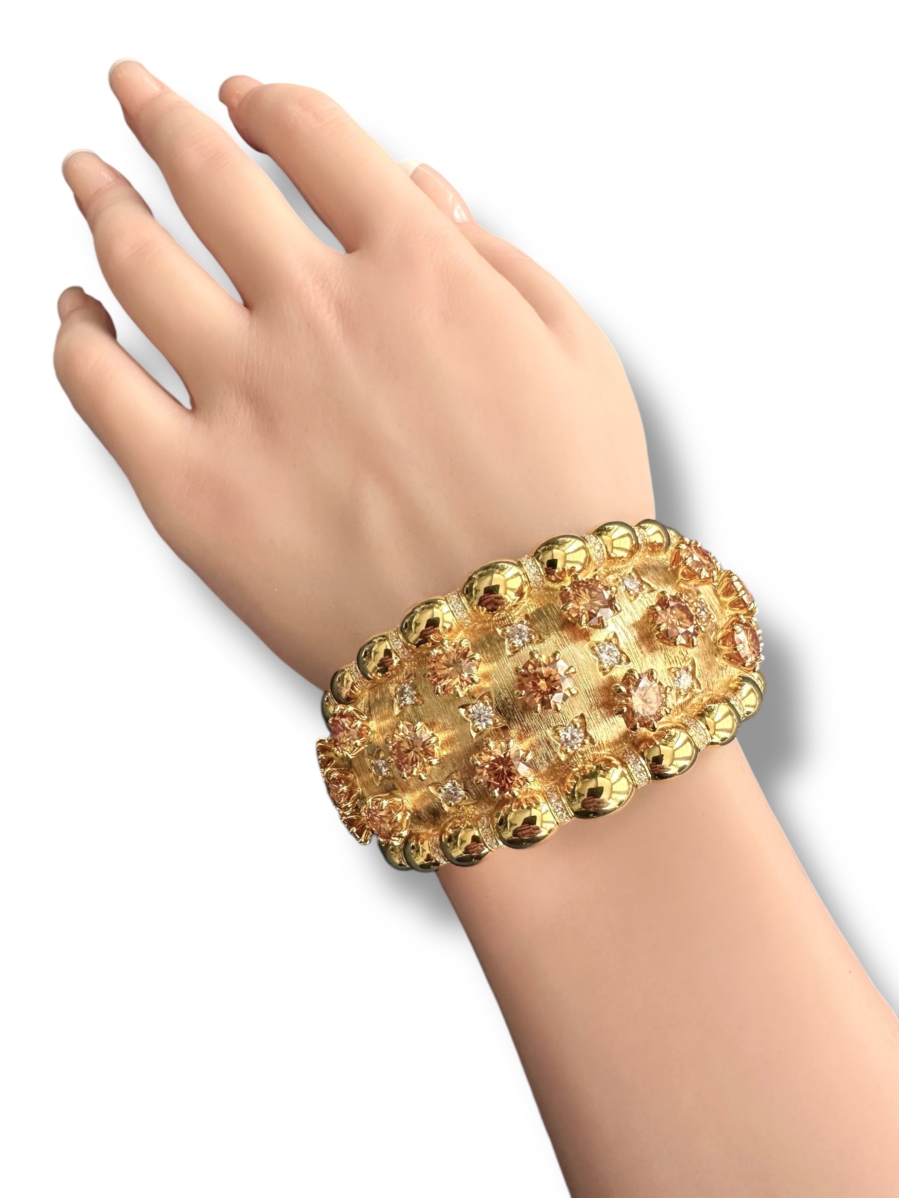22ct Intense Champagne Cuff image 5