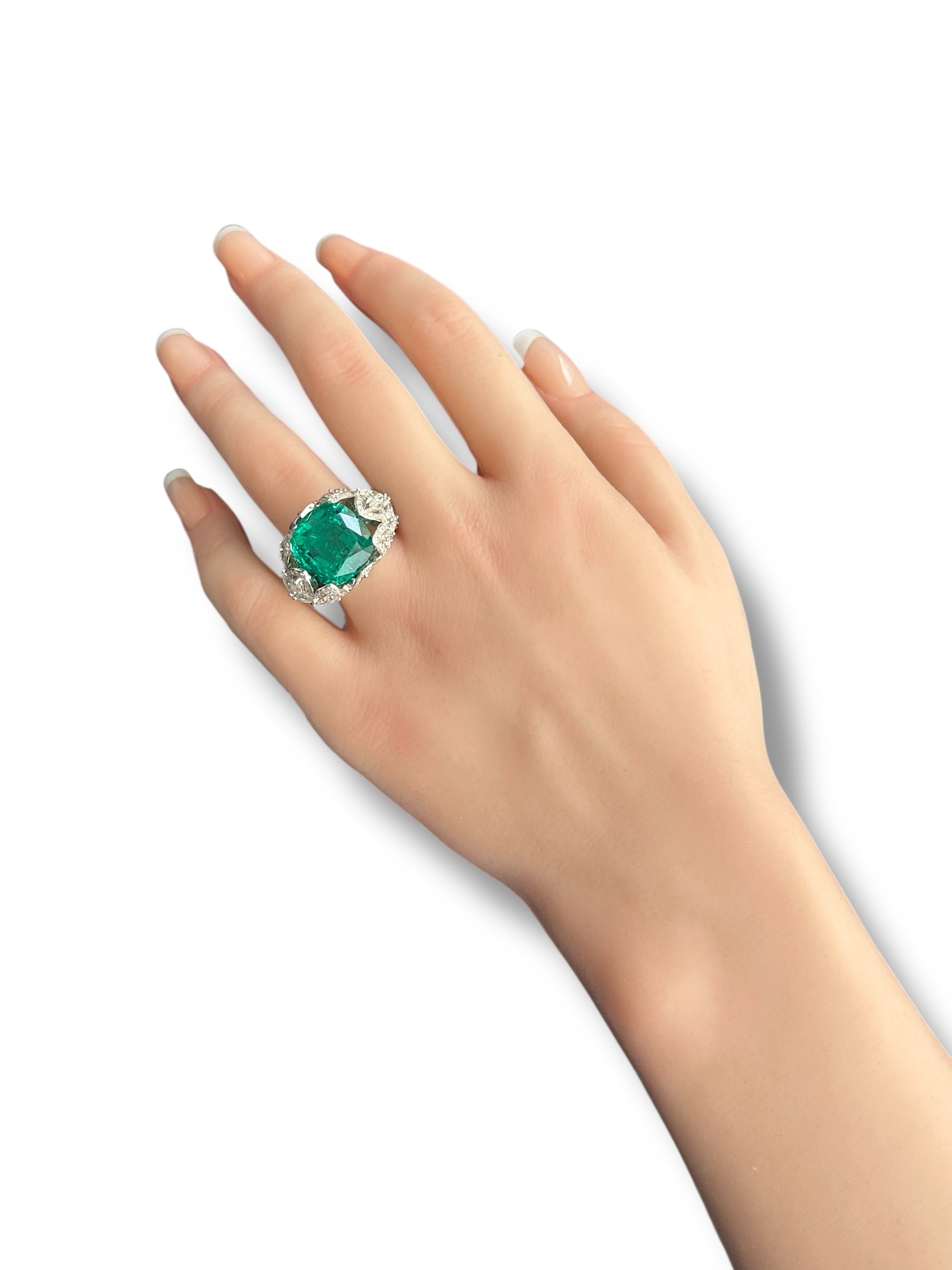 11.33ct Stunning Emerald Ring image 2