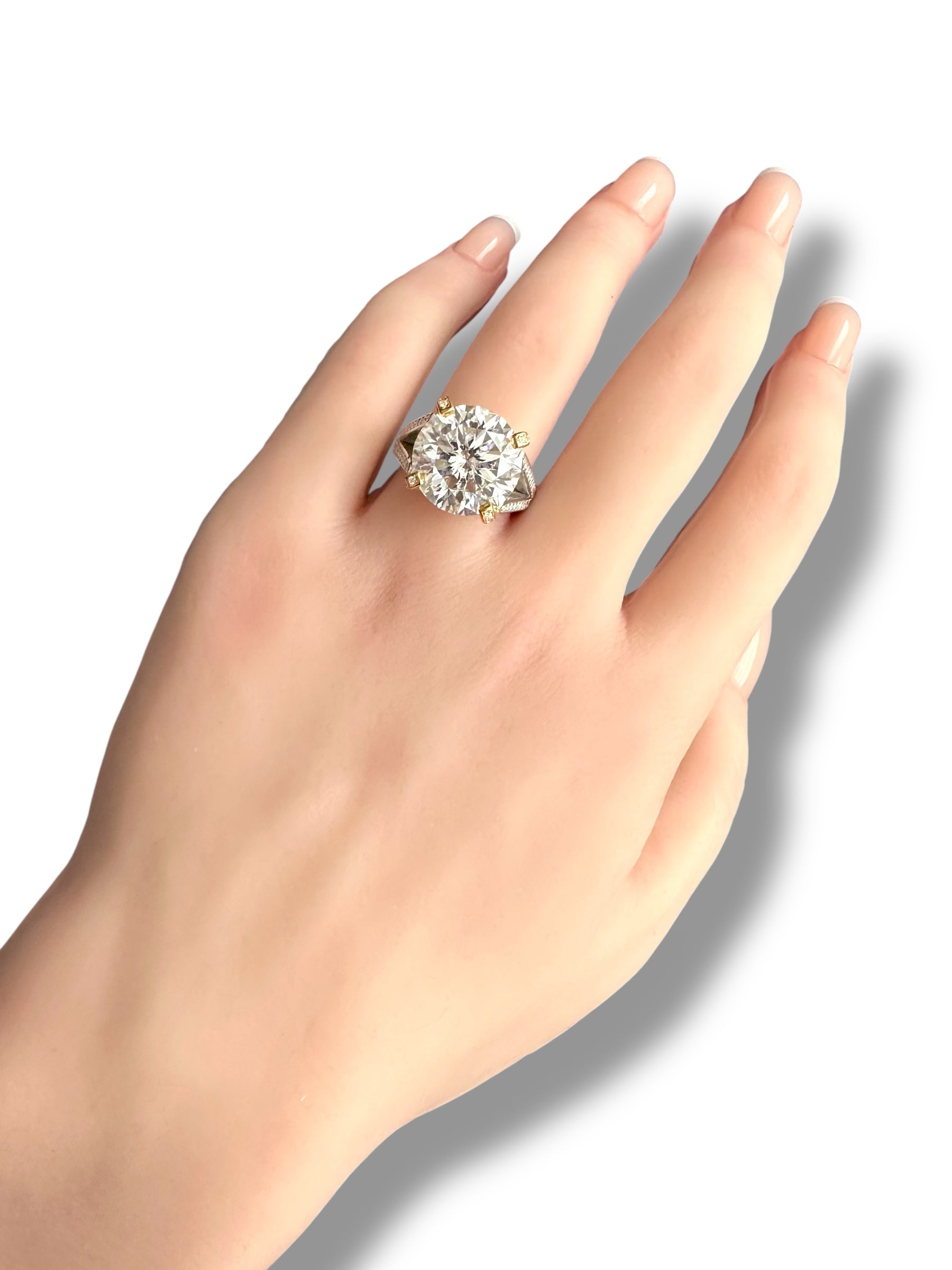 10ct Round Brilliant Moissanite Ring  image 6