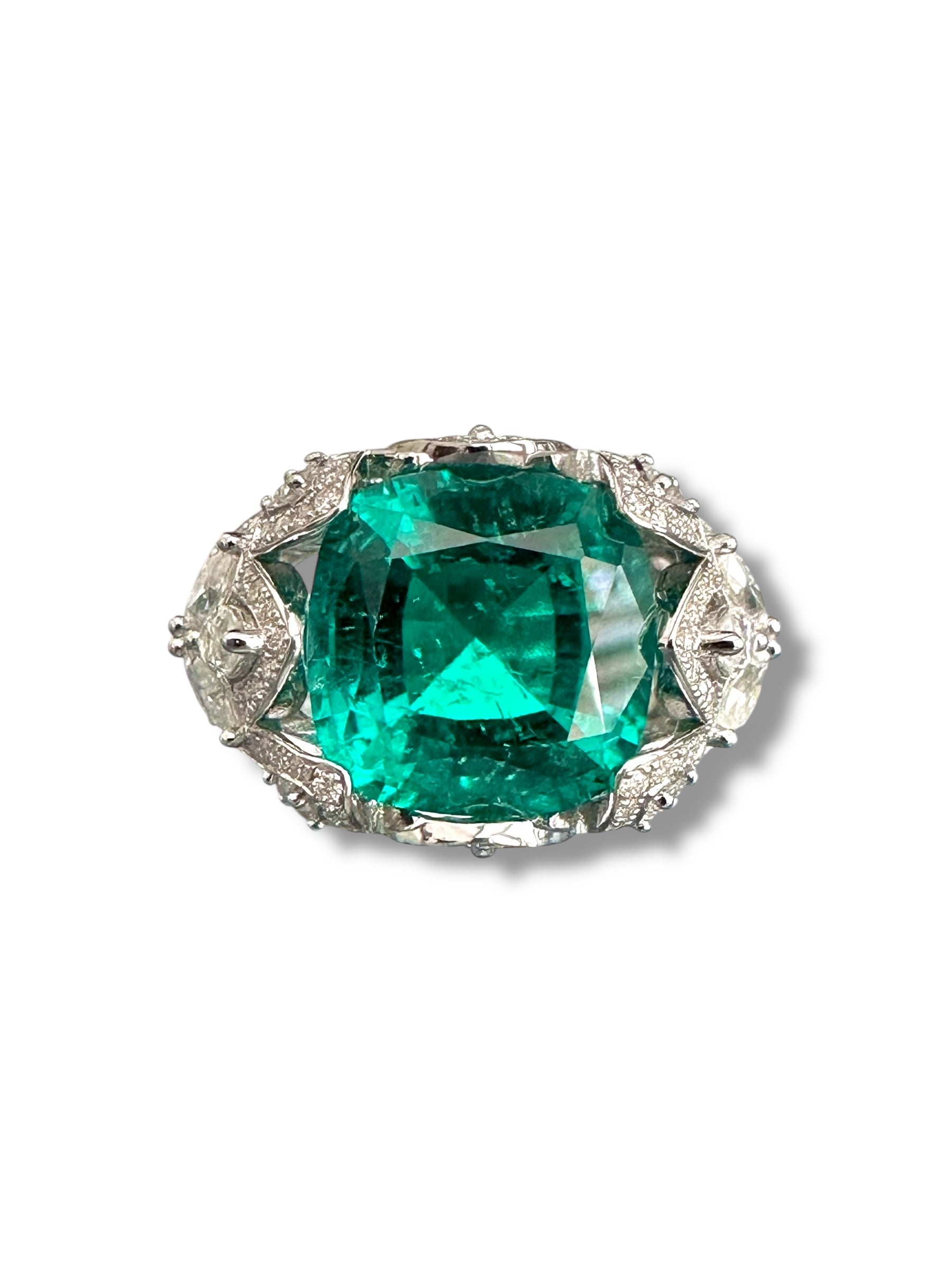 11.33ct Stunning Emerald Ring