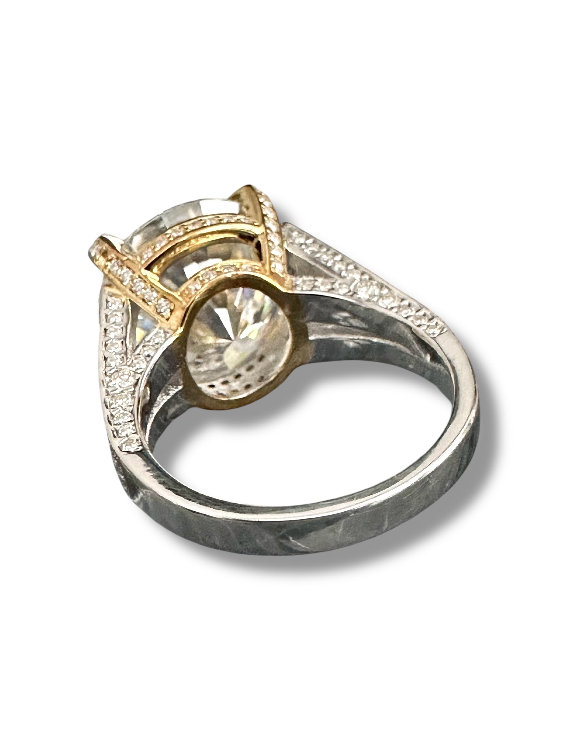 10ct Round Brilliant Moissanite Ring  image 4