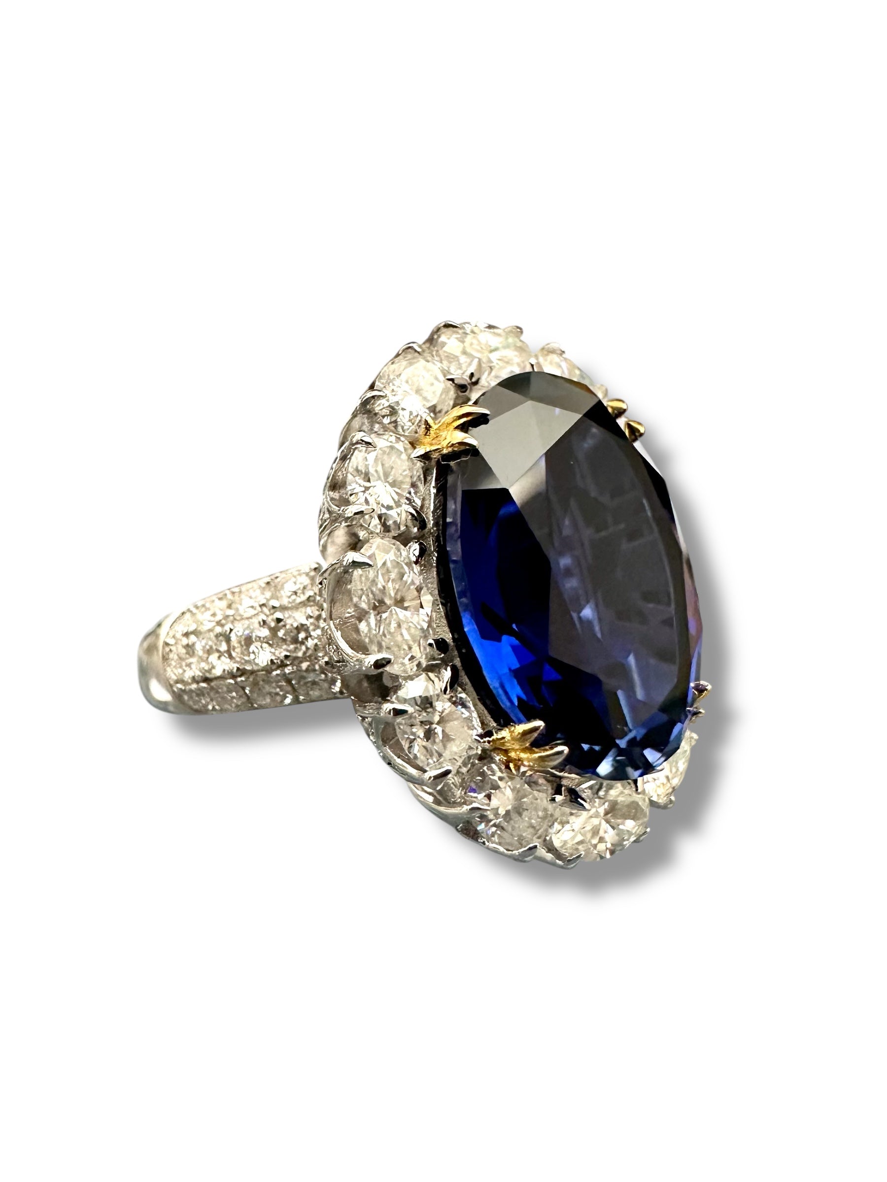 Stunning 13ct LC Sapphire Ring  image 3
